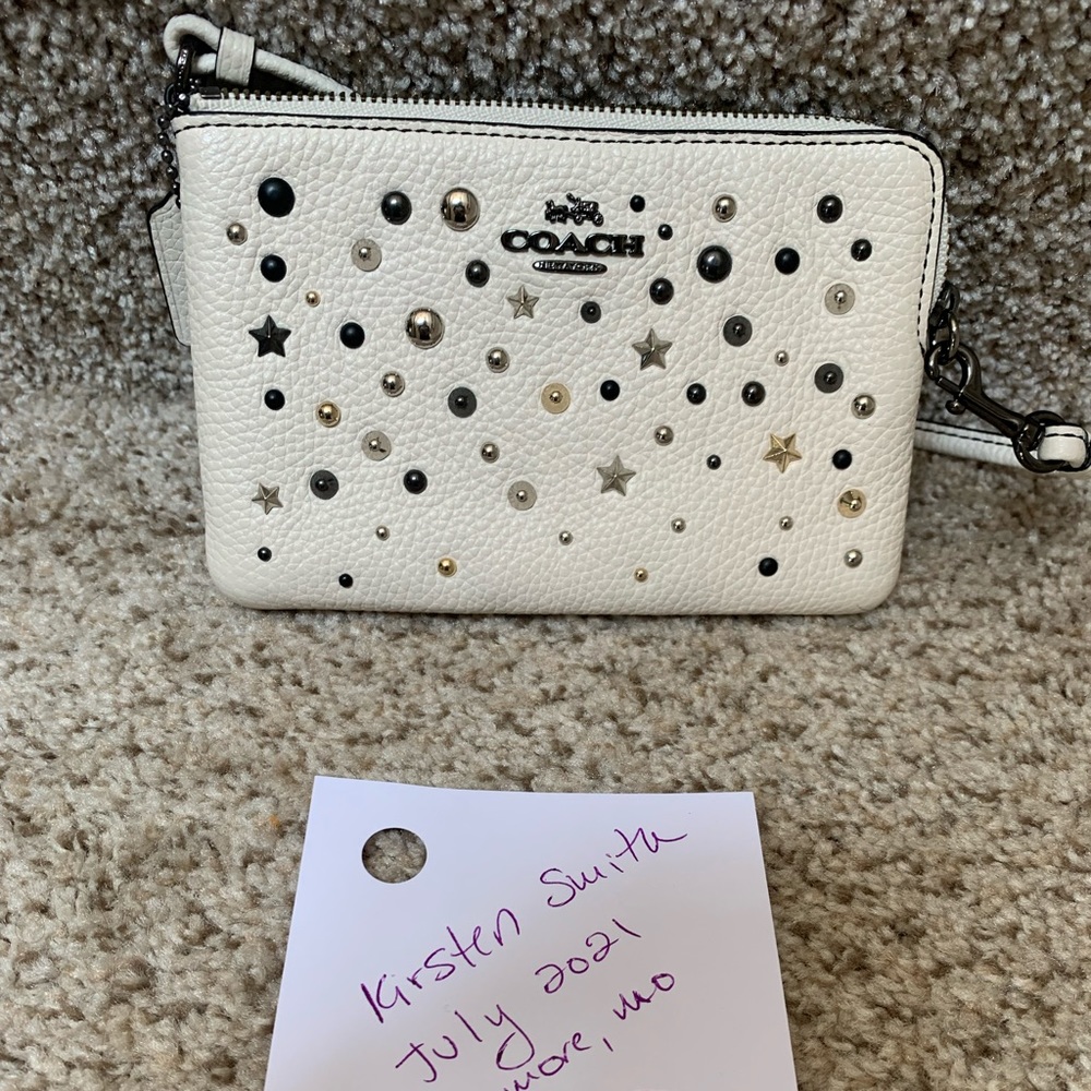 COACH SMALL WRISTLET CHALK WITH STAR RIVETS